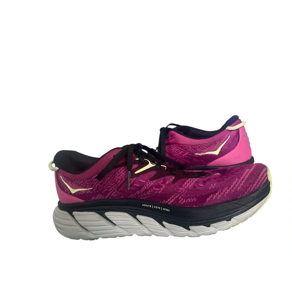 Hoka One One Gaviota 4 in Pink- Size 8.5B